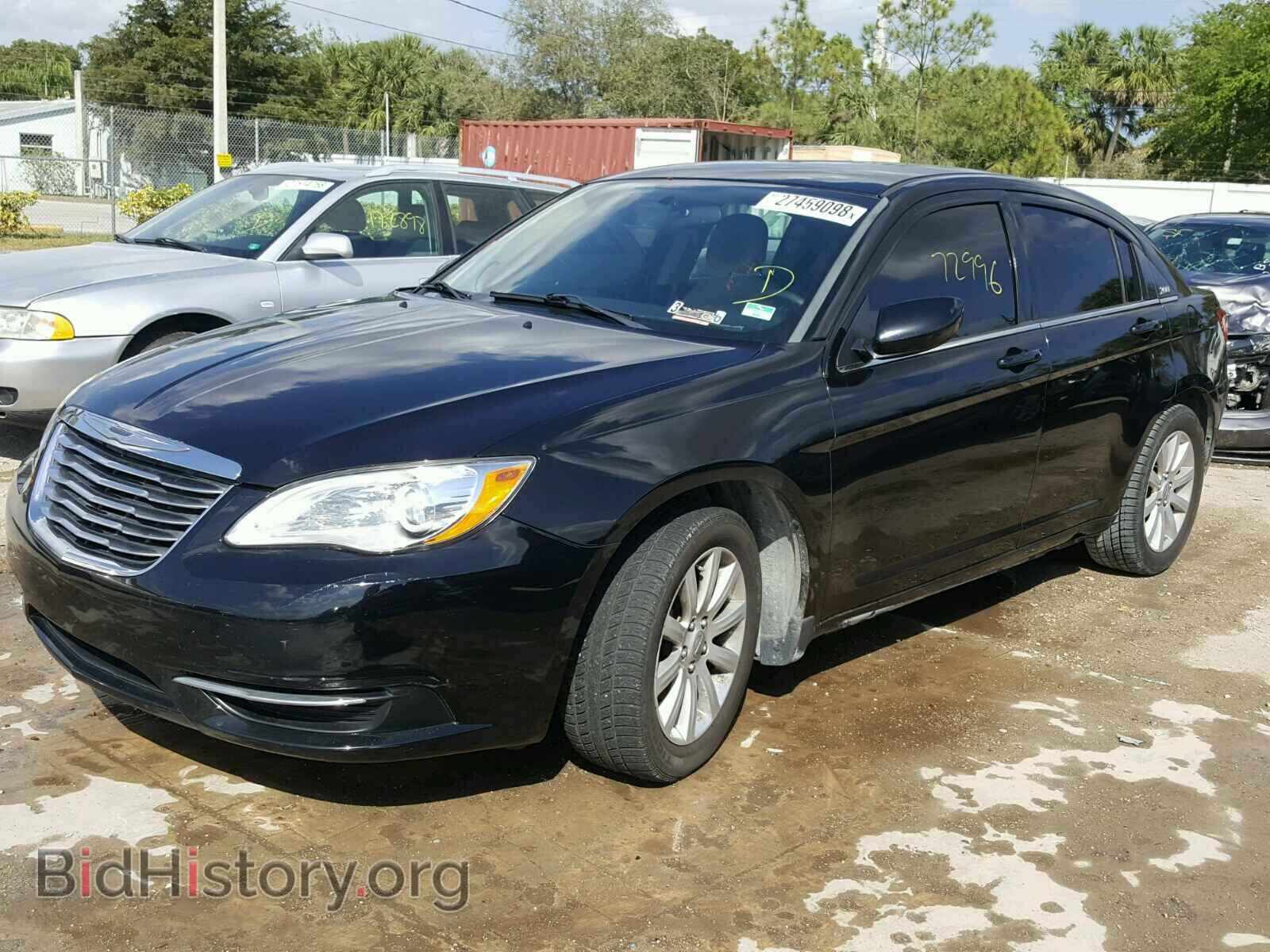 2013 CHRYSLER 200 - VIN: 1C3CCBBG8DN532121 - Фото 2