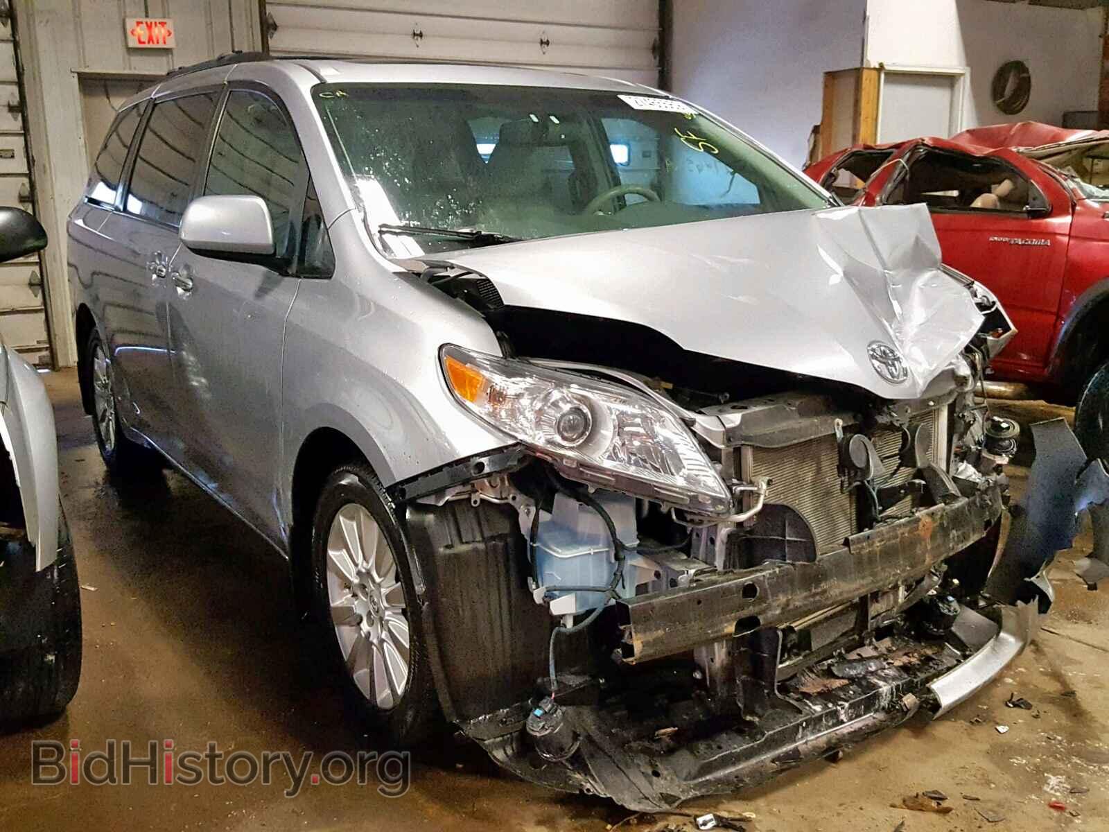 Photo 5TDDK3DC3BS002763 - TOYOTA SIENNA XLE 2011