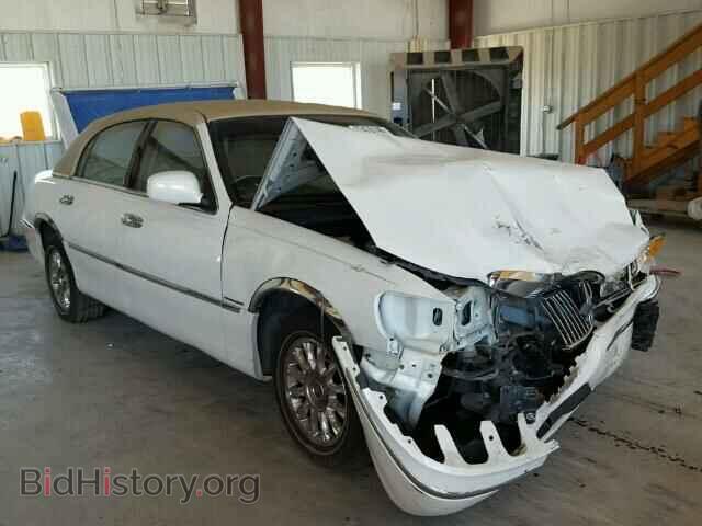 Photo 1LNHM82W1YY940596 - LINCOLN TOWNCAR 2000