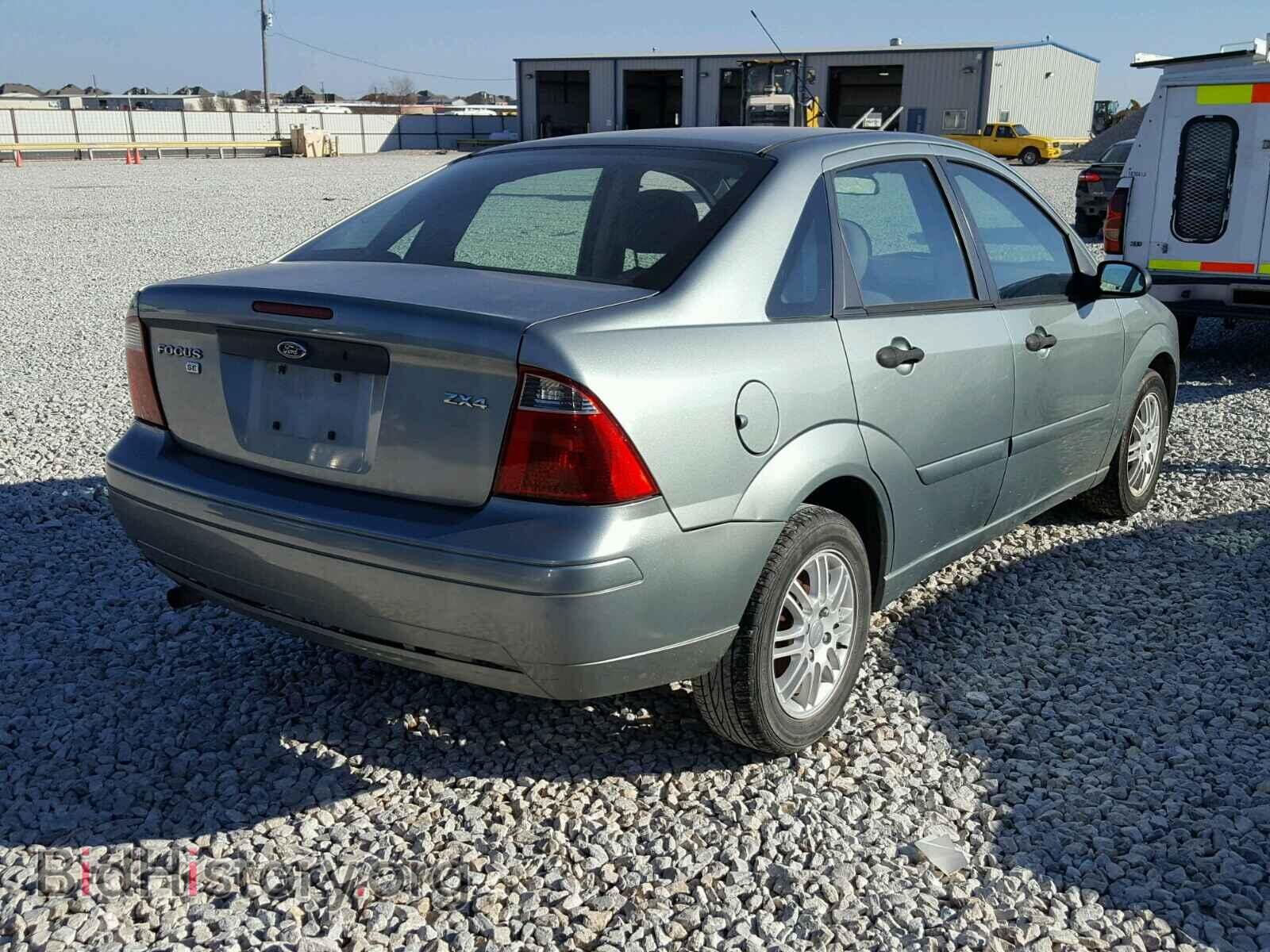 2006 FORD FOCUS - VIN: 1FAFP34N16W106515 - Фото 4