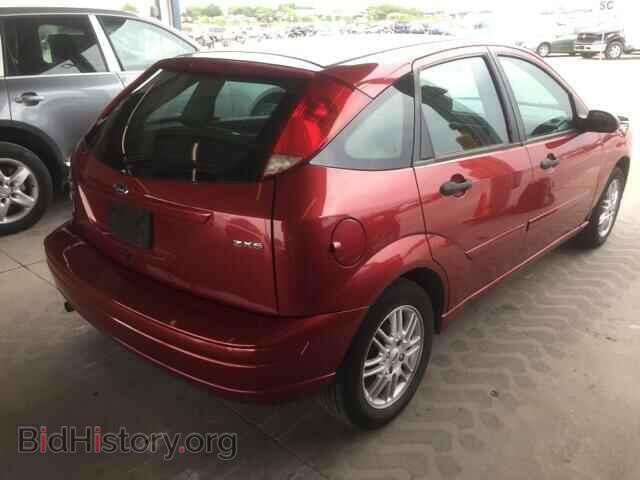 2005 FORD FOCUS - VIN: 3FAFP37N05R135226 - Фото 4