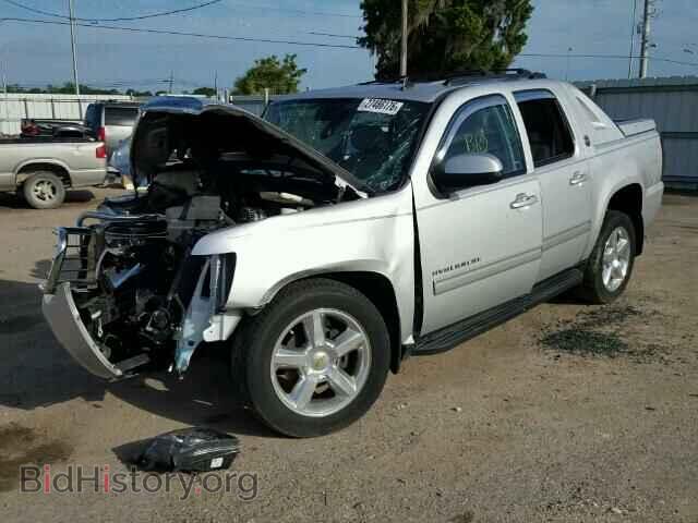 2013 CHEVROLET AVALANCHE - VIN: 3GNMCFE00DG181825 - Фото 2