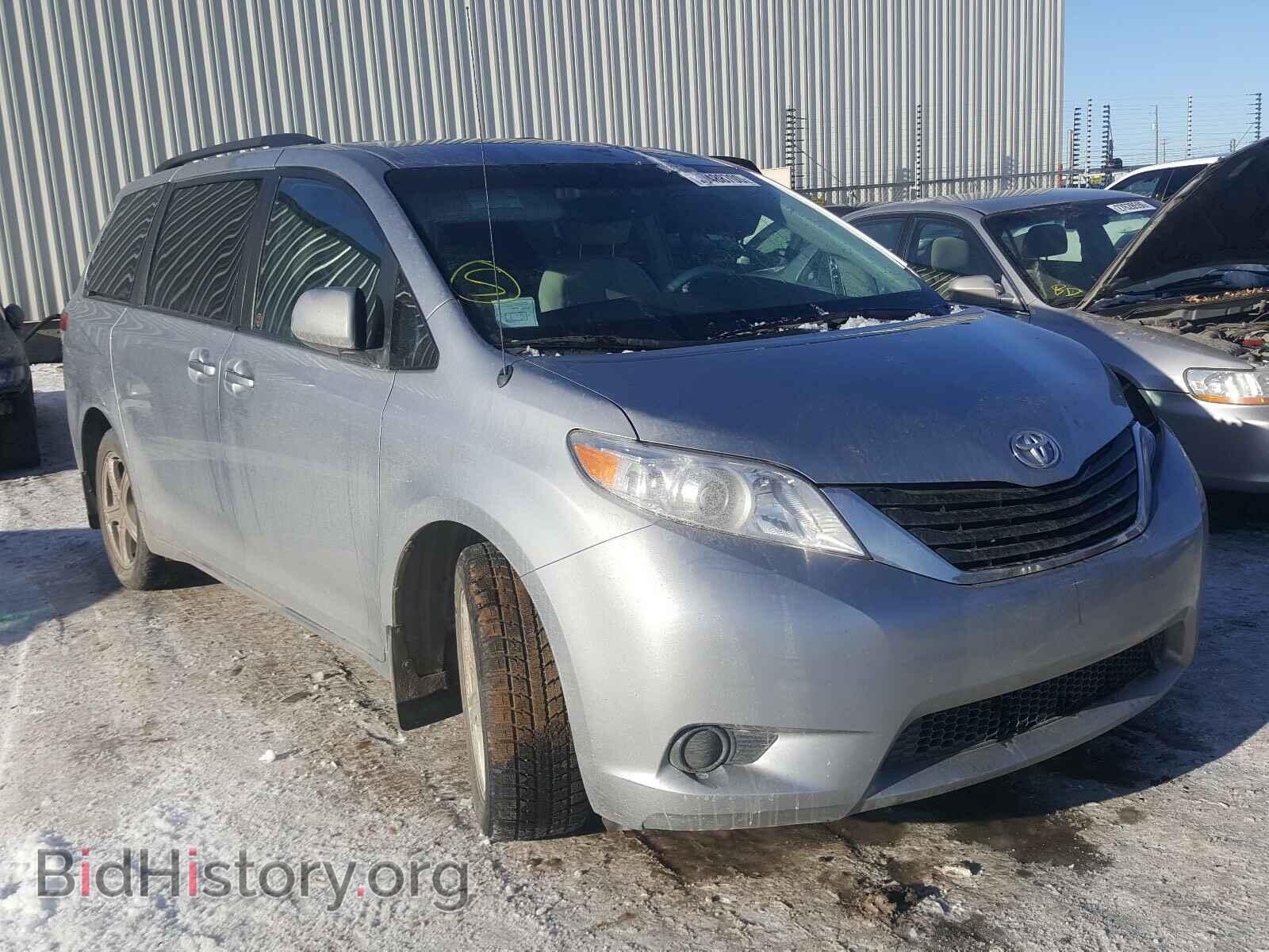 Фотография 5TDJK3DC5BS010558 - TOYOTA SIENNA LE 2011