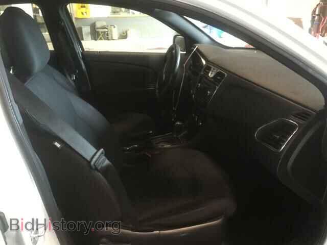 2012 CHRYSLER 200 - VIN: 1C3CCBAB1CN319029 - Фото 5