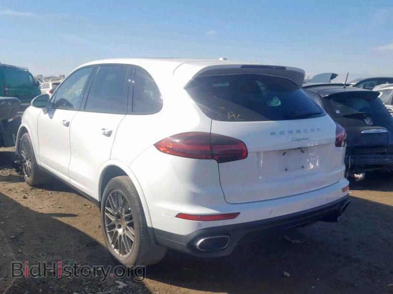 2017 Porsche CAYENNE (VIN WP1AA2A29HKA92317) — фото 3 из 10