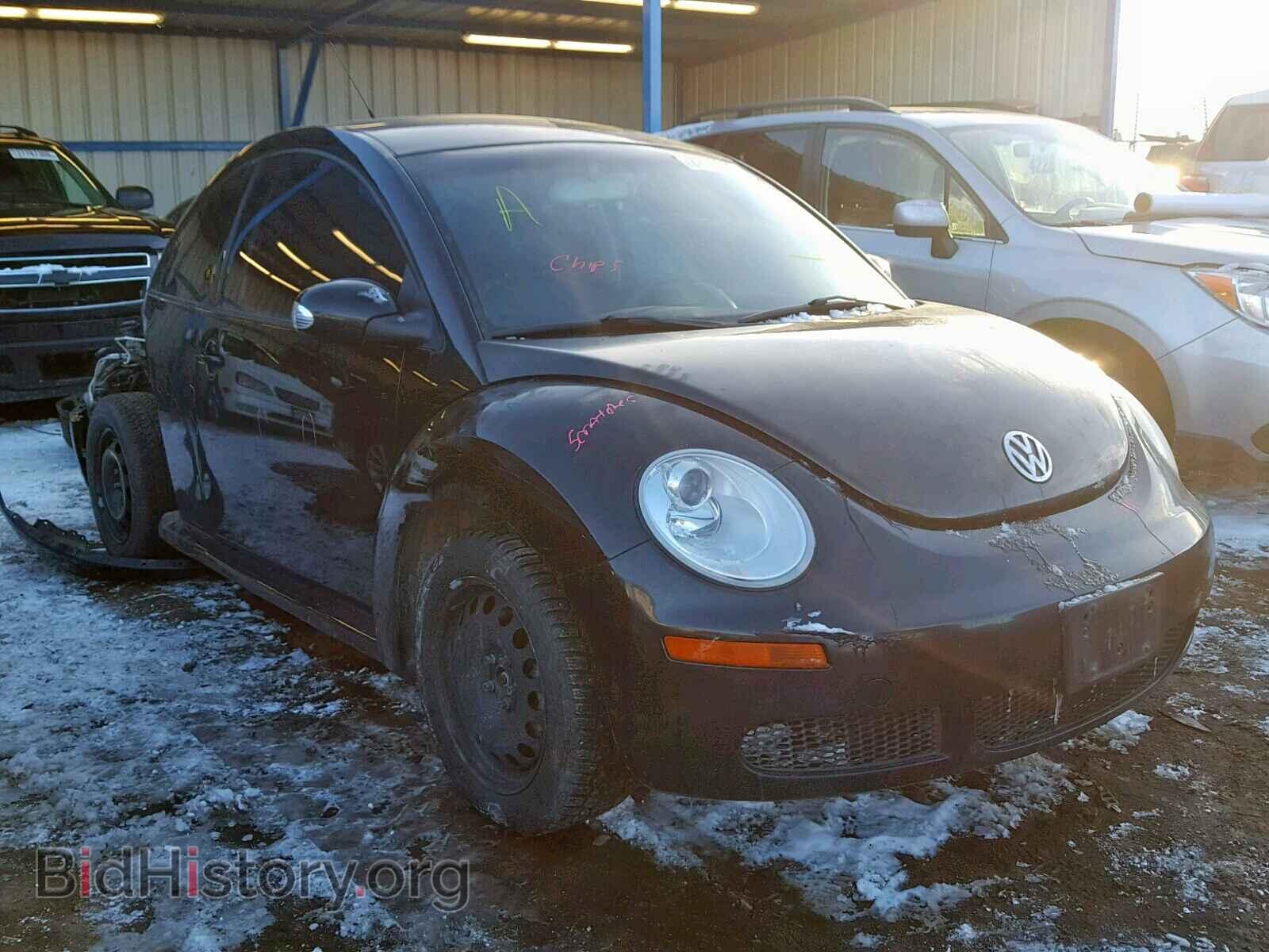 Photo 3VWPW3AG5AM019858 - VOLKSWAGEN BEETLE 2010