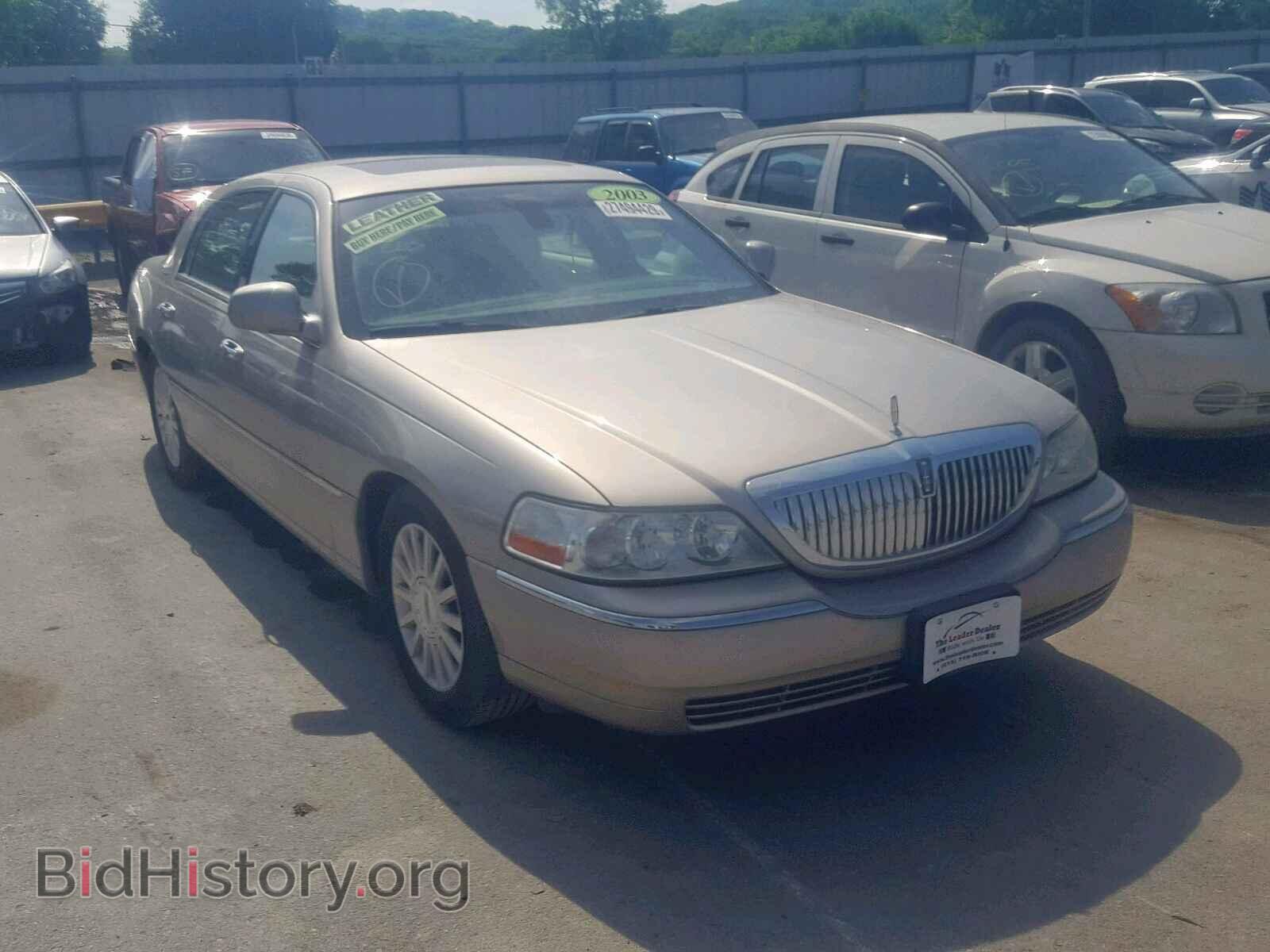 Photo 1LNHM82W43Y628619 - LINCOLN TOWNCAR 2003