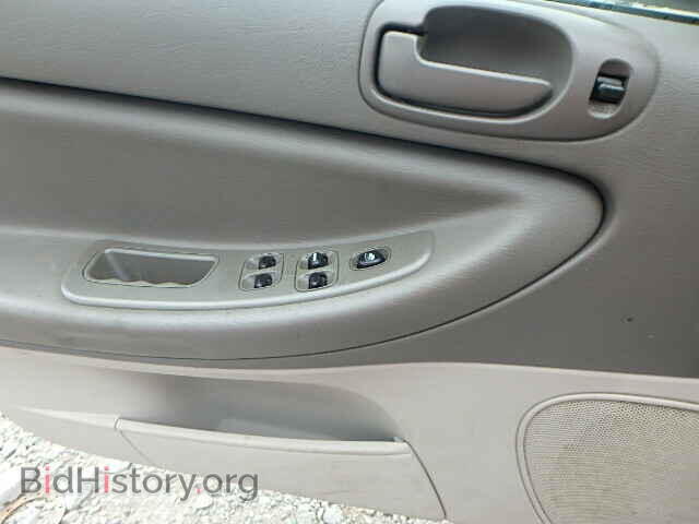 2005 CHRYSLER SEBRING - VIN: 1C3EL46X95N620370 - Фото 9