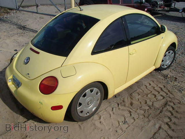 2000 VOLKSWAGEN BEETLE - VIN: 3VWCC21C8YM413007 - Фото 4