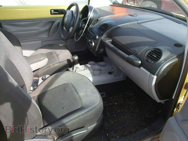 2000 VOLKSWAGEN BEETLE - VIN: 3VWCC21C8YM413007 - Фото 5