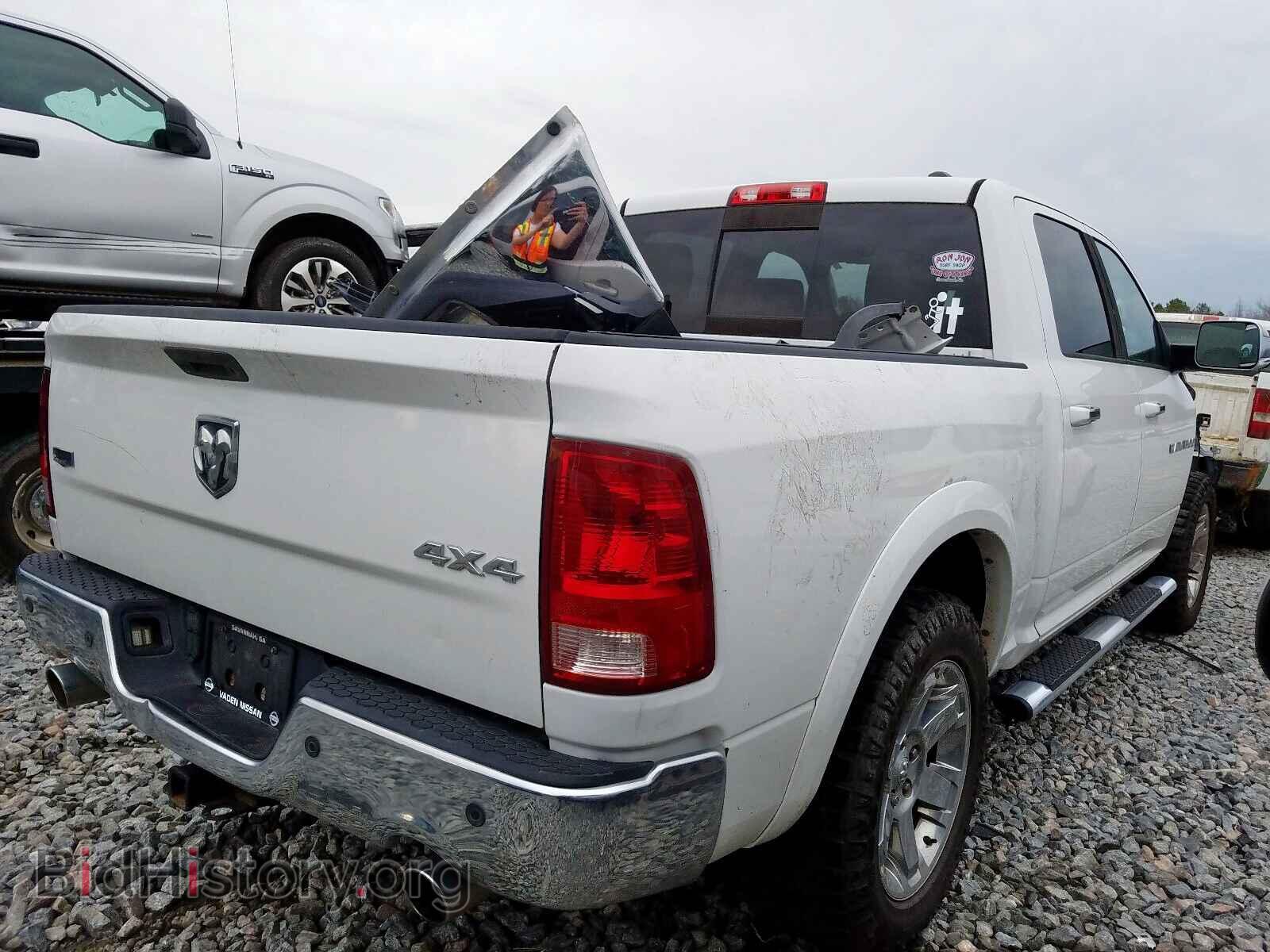 2011 DODGE RAM 1500 - VIN: 1D7RV1CT5BS608842 - Фото 4