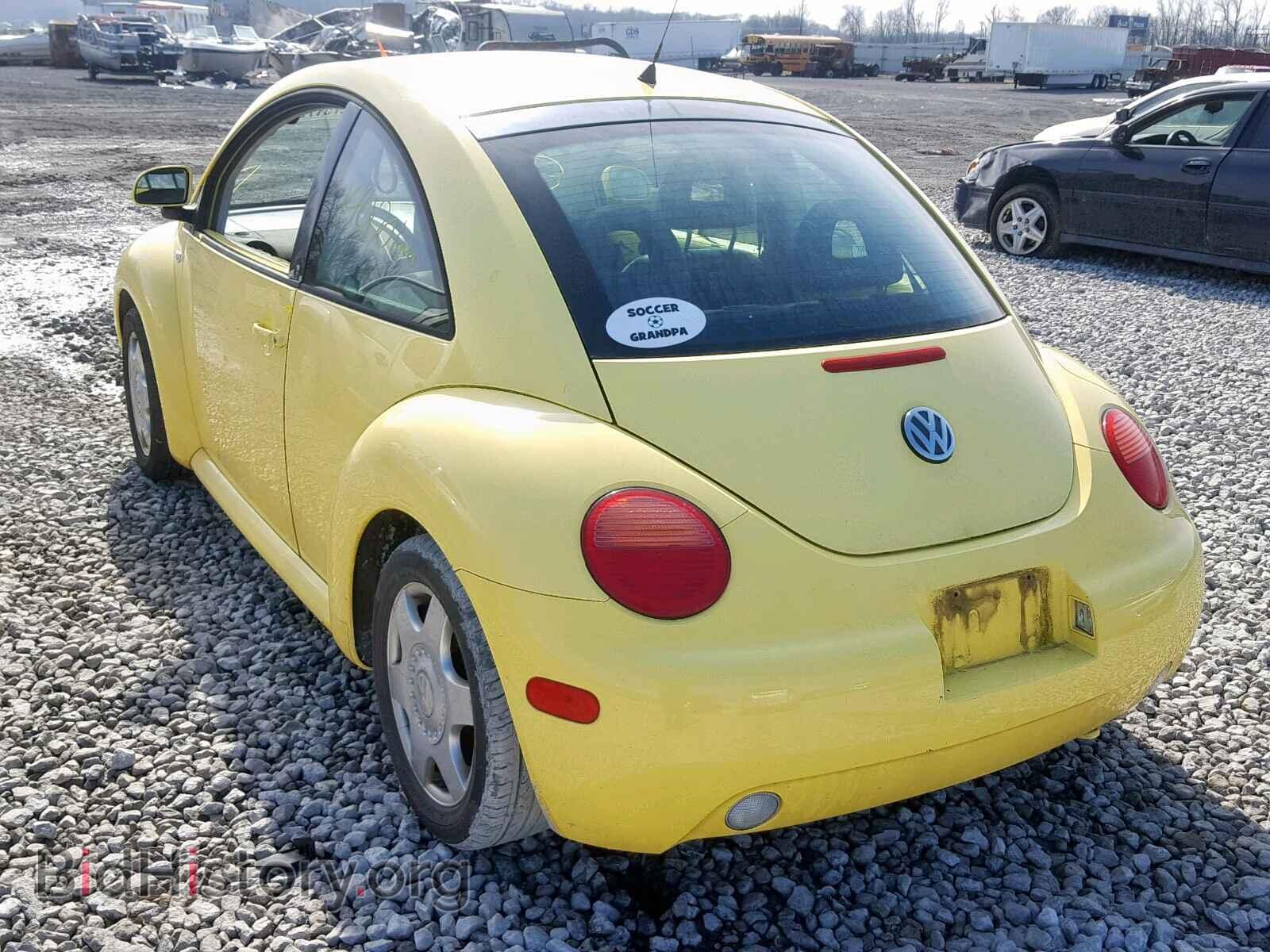 2000 VOLKSWAGEN BEETLE - VIN: 3VWDD21C1YM473082 - Фото 3