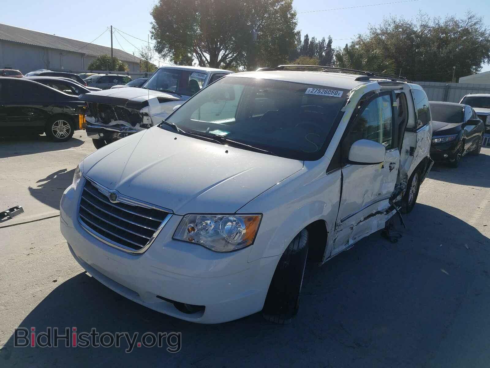 2010 CHRYSLER MINIVAN - VIN: 2A4RRSD15AR150765 - Фото 2