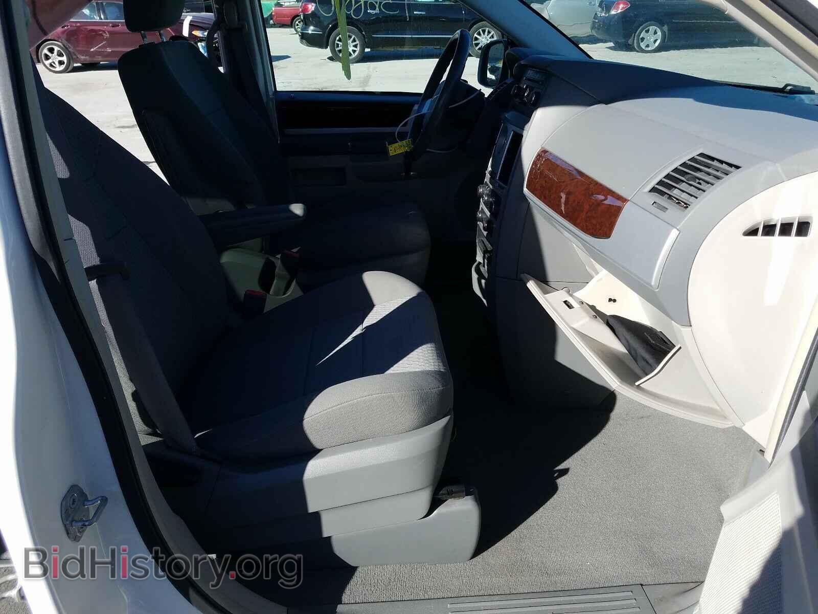 2010 CHRYSLER MINIVAN - VIN: 2A4RRSD15AR150765 - Фото 5
