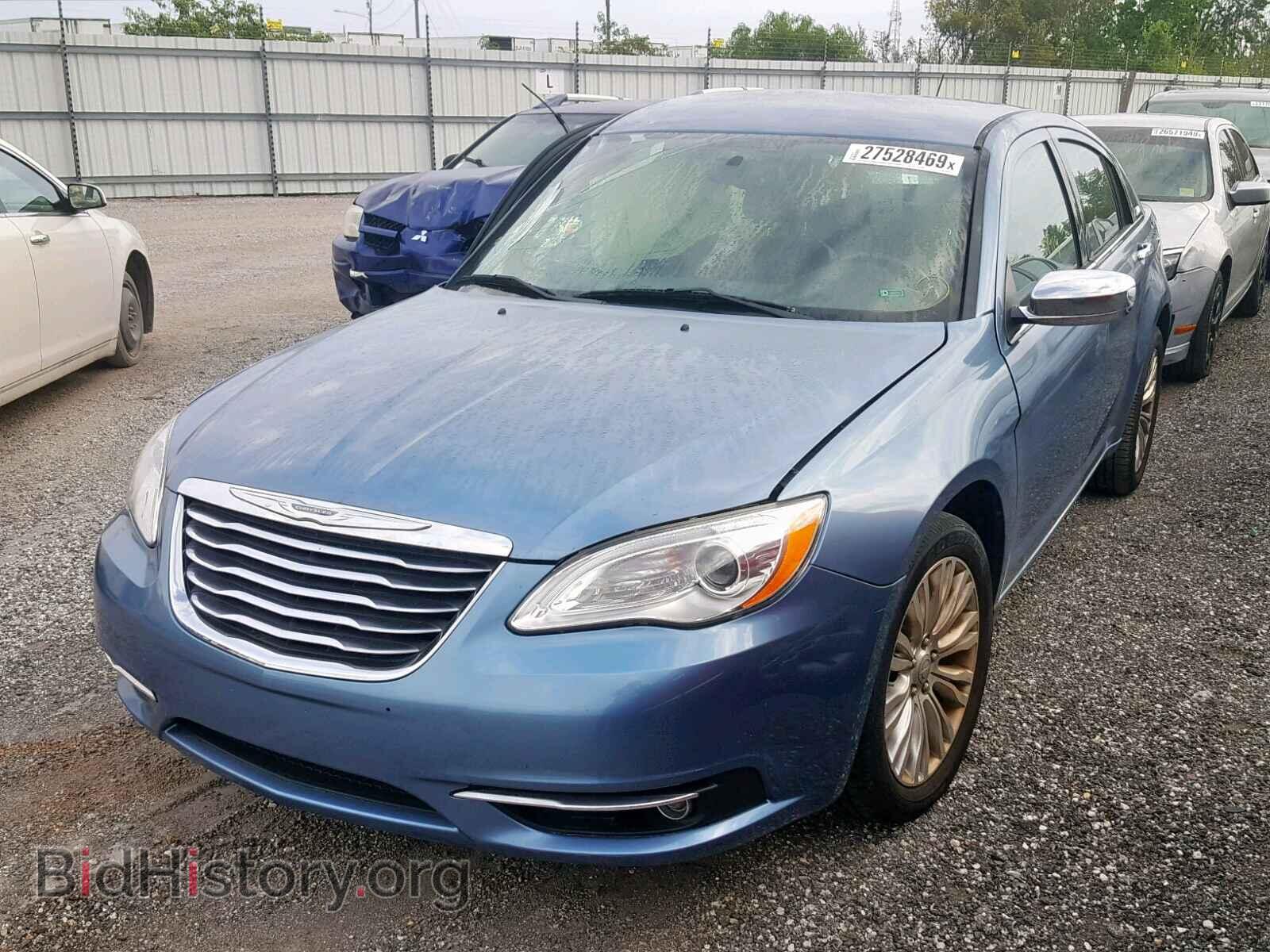 2011 CHRYSLER 200 - VIN: 1C3BC2FB5BN569733 - Photo 2