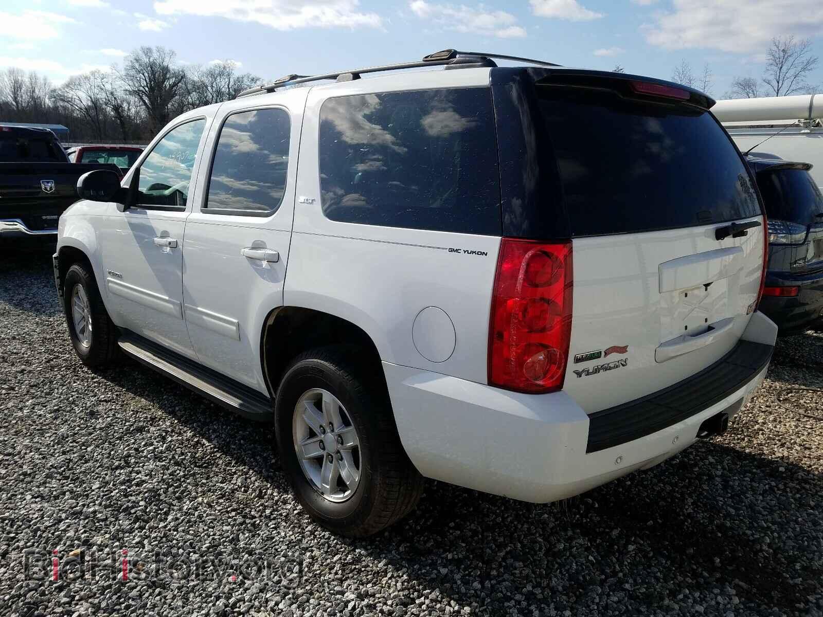 2011 GMC YUKON - VIN: 1GKS1CE03BR254269 - Фото 3