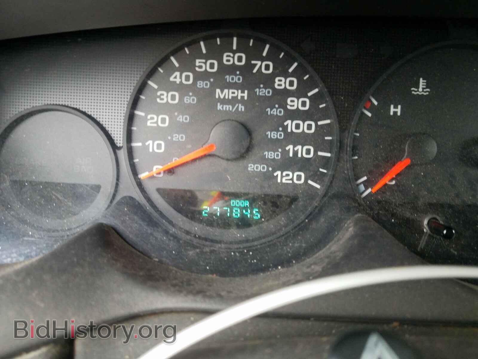 2000 DODGE NEON - VIN: 1B3ES46C9YD598023 - Фото 8