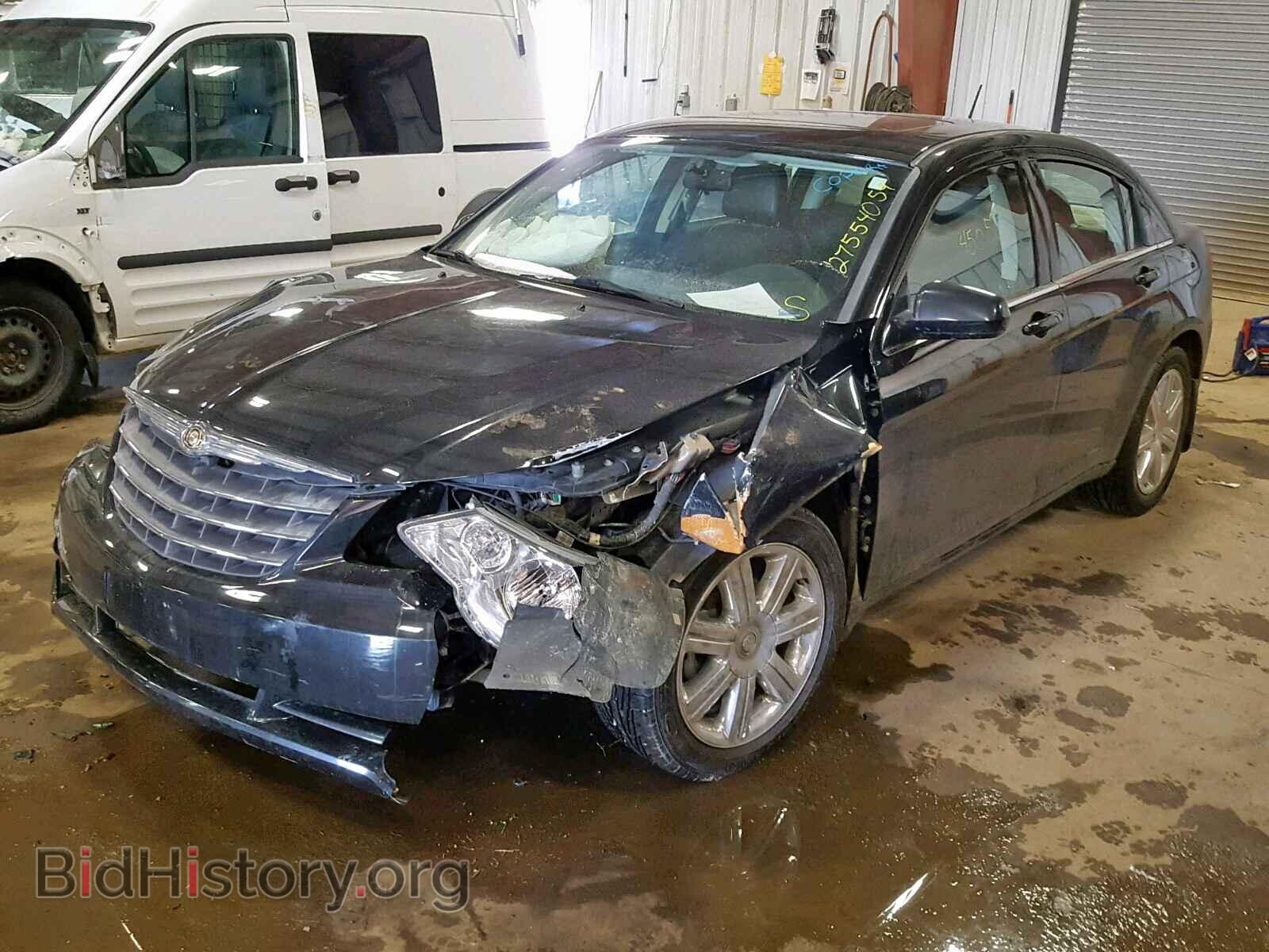 2010 CHRYSLER SEBRING - VIN: 1C3CC5FV0AN111290 - Фото 2