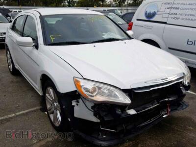 2012 Chrysler 200 200 LX, белый — VIN 1C3CCBAB1CN318379, Copart