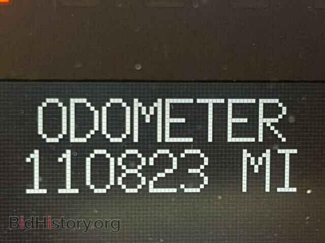 2011 CADILLAC ESCALADE - VIN: 1GYS3BEF1BR179652 - Фото 8