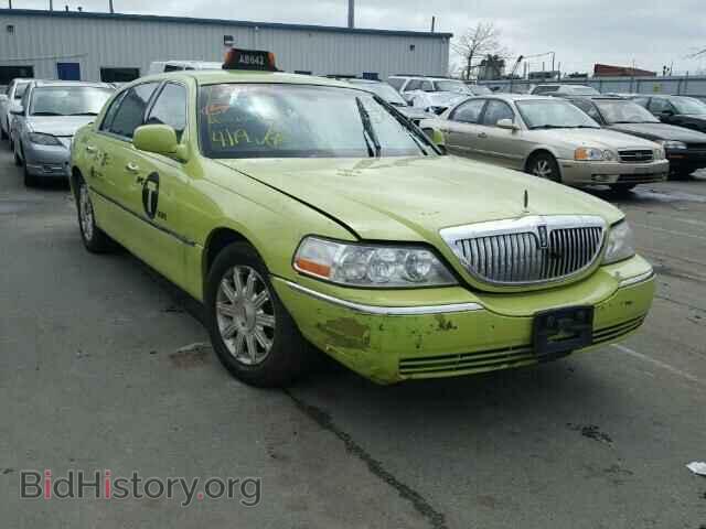 Photo 2LNHM85V69X609985 - LINCOLN TOWNCAR 2009