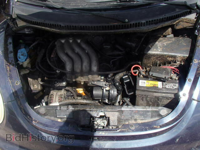 2000 VOLKSWAGEN BEETLE - VIN: 3VWCC21C8YM424203 - Фото 7