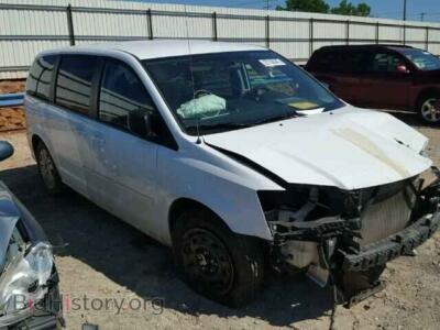 2015 Dodge CARAVAN Grand Cara, белый — VIN 2C4RDGBG6FR704443, Copart