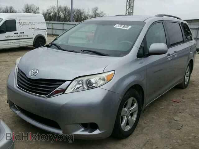 2011 TOYOTA SIENNA LE - VIN: 5TDKK3DC0BS065732 - Фото 2