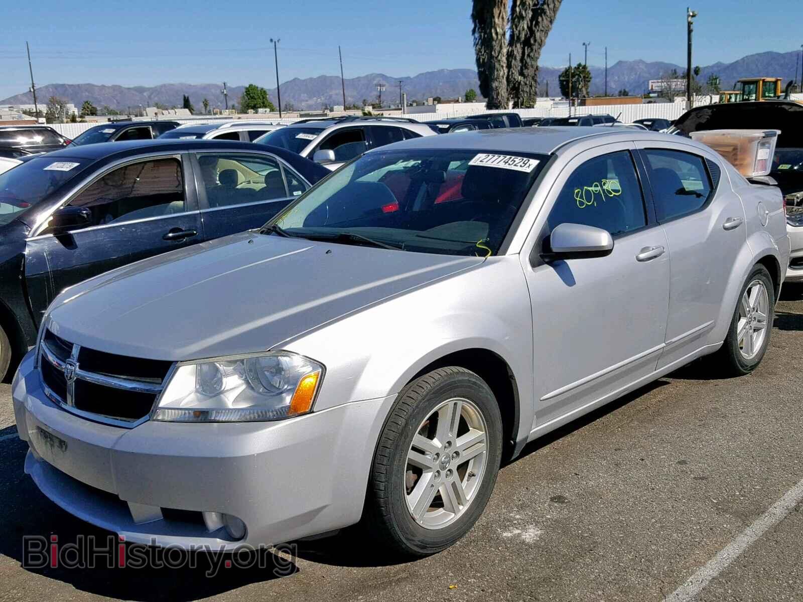 2010 DODGE AVENGER - VIN: 1B3CC5FB1AN141885 - Фото 2