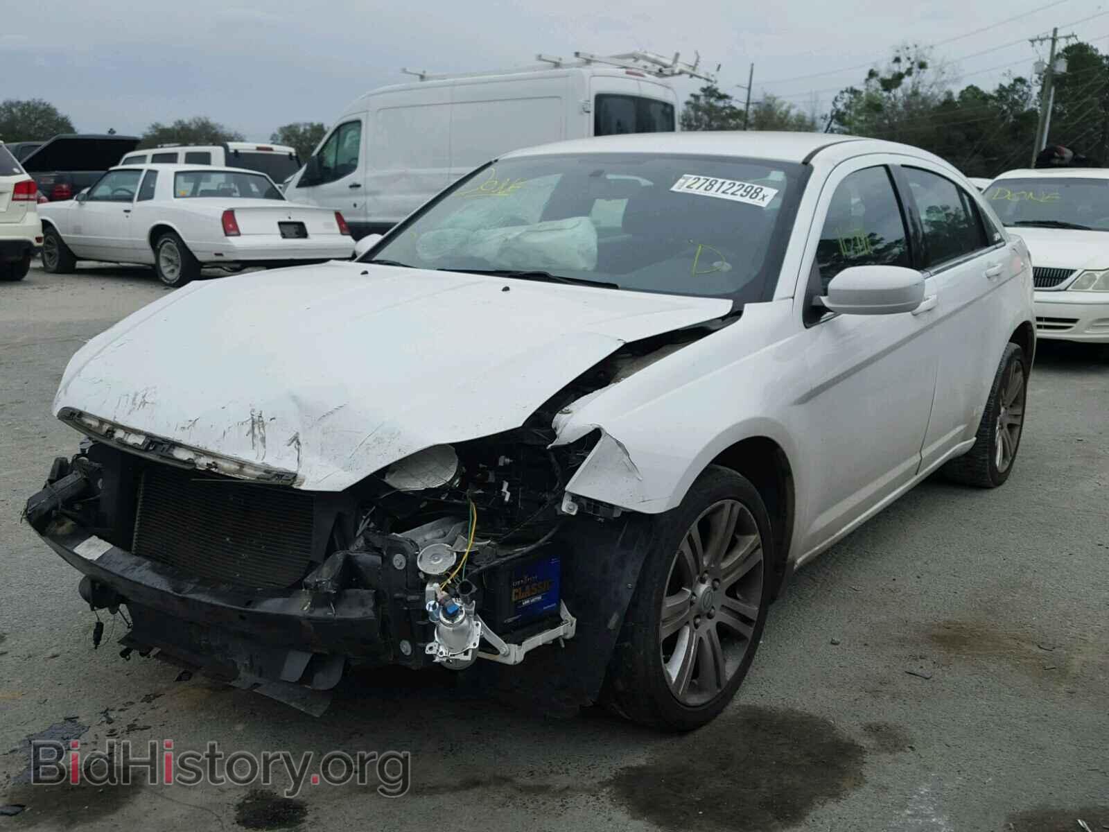 2012 CHRYSLER 200 - VIN: 1C3CCBAB5CN318272 - Фото 2