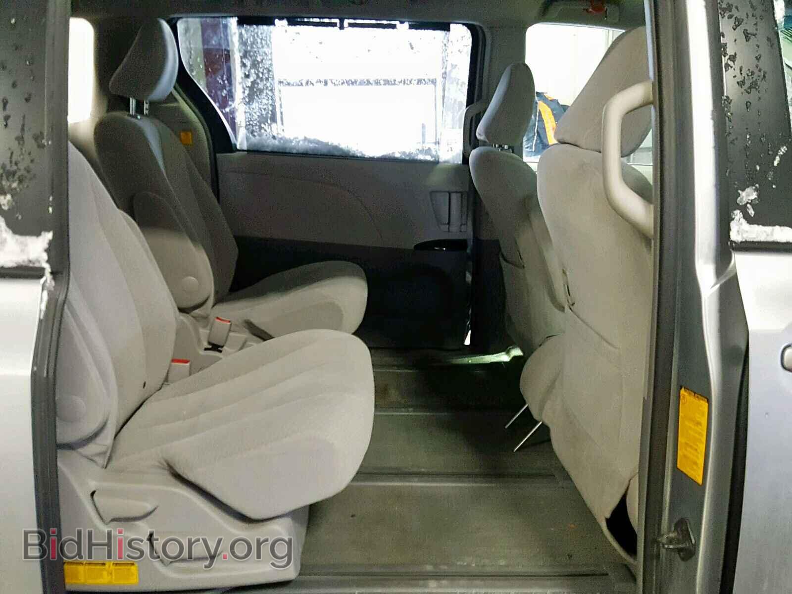 2013 TOYOTA SIENNA LE - VIN: 5TDJK3DC8DS056520 - Фото 6