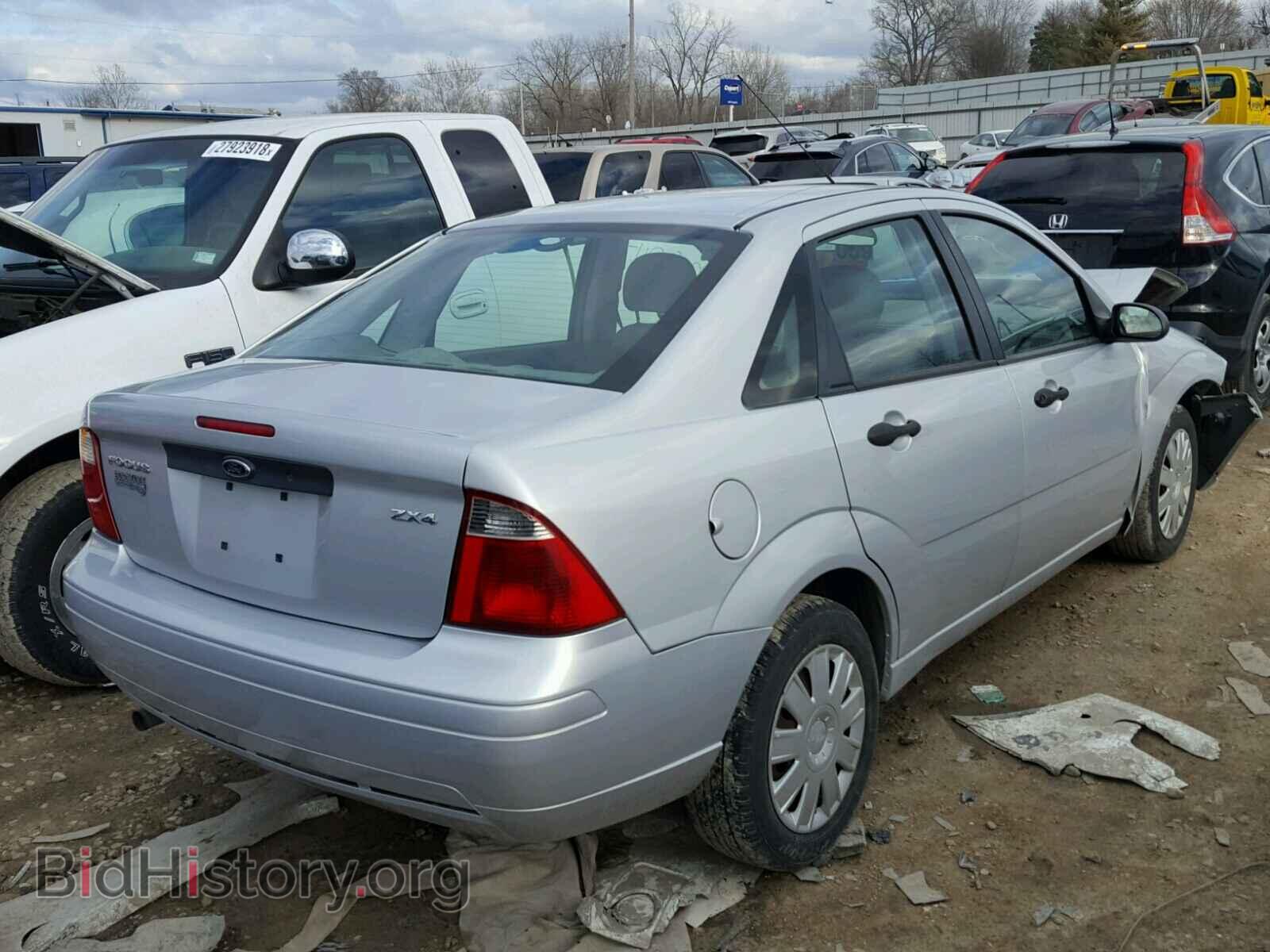 2005 FORD FOCUS - VIN: 1FAFP34N55W183290 - Фото 4