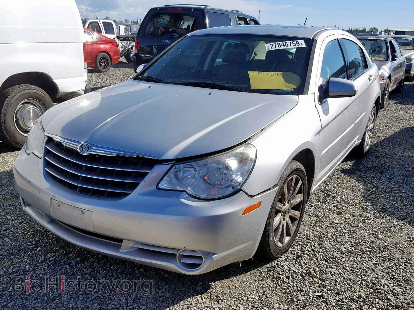 2010 CHRYSLER SEBRING - VIN: 1C3CC5FD2AN185124 - Фото 2
