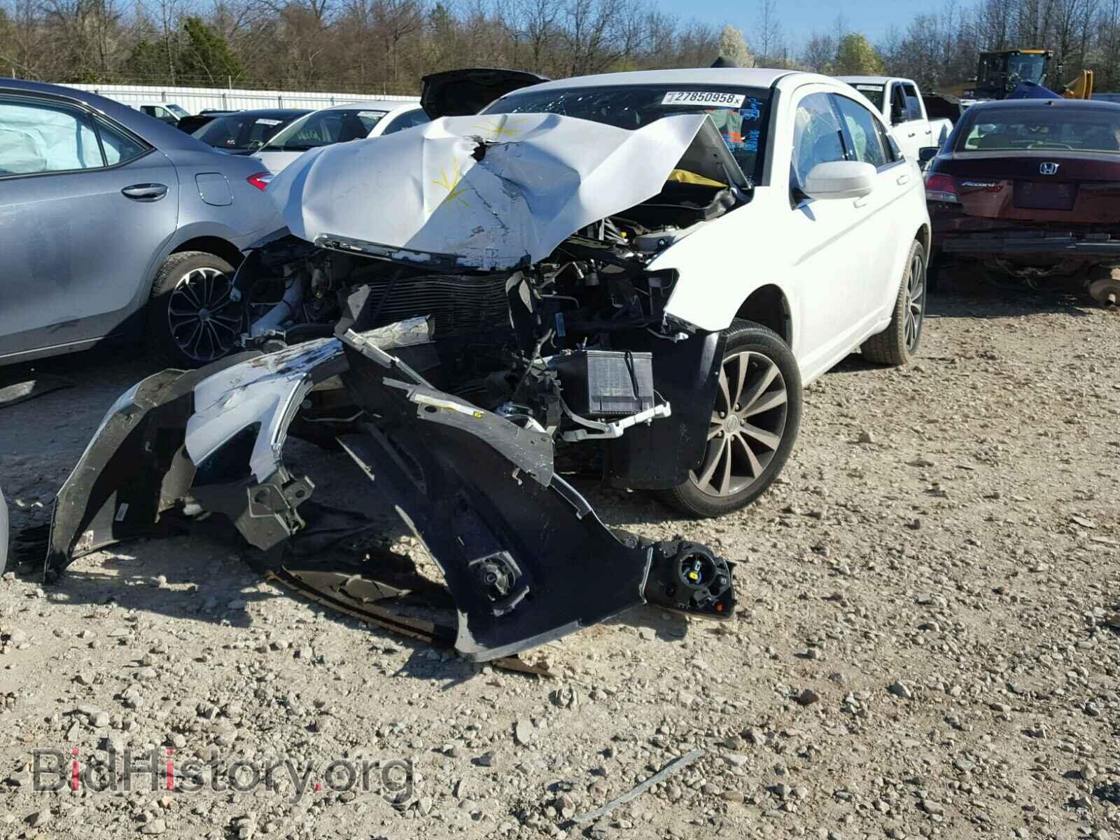 2013 CHRYSLER 200 - VIN: 1C3CCBBB4DN587864 - Photo 2