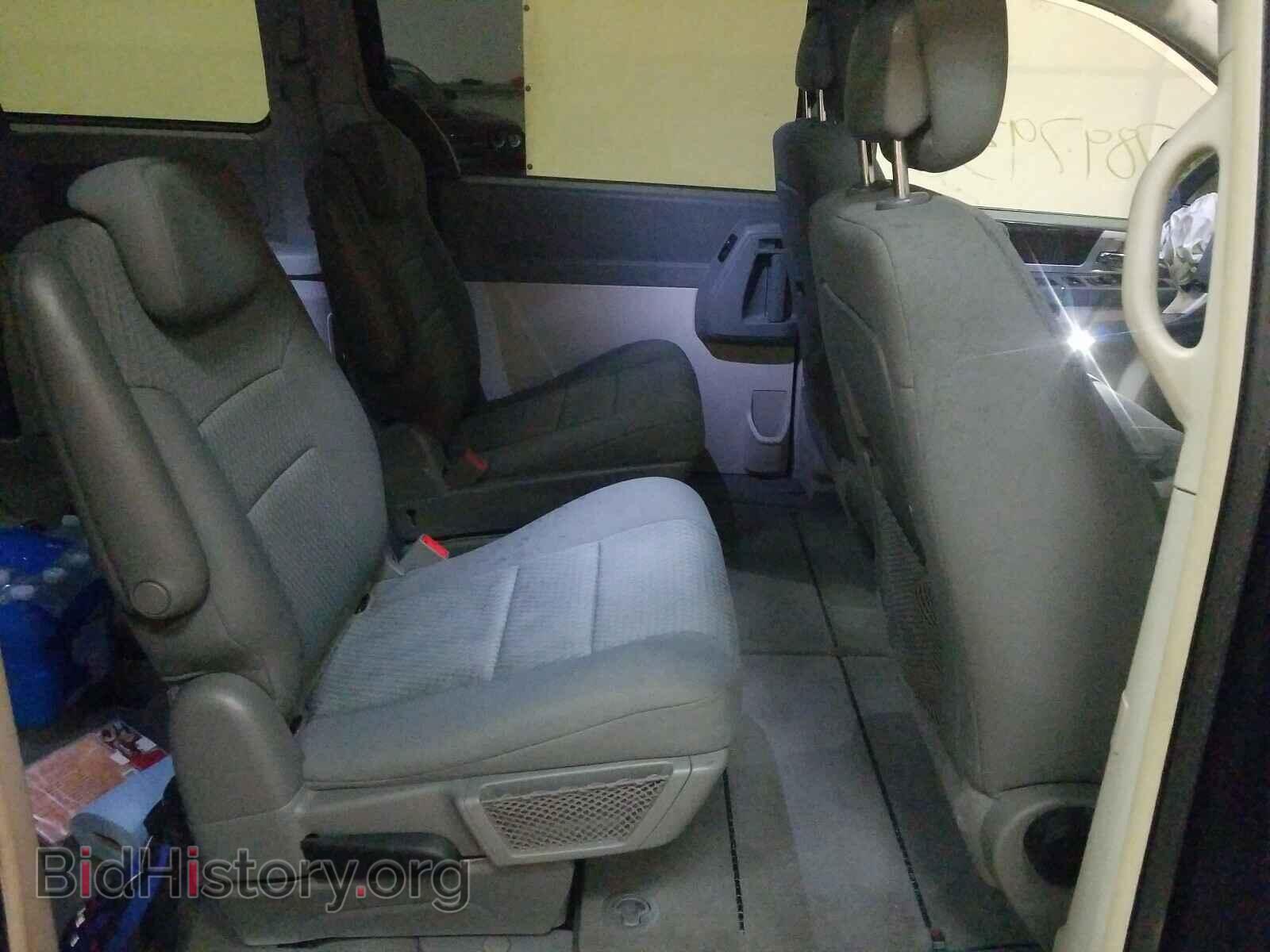 2010 CHRYSLER TOWN & COU - VIN: 2A4RR5D18AR456892 - Фото 6
