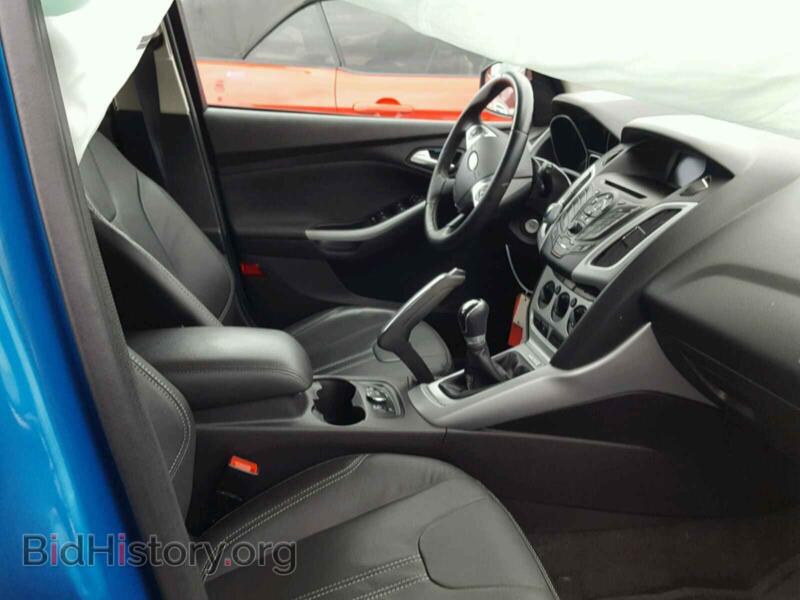 2014 Ford FOCUS (VIN 1FADP3K23EL143825) — фото 5 из 10
