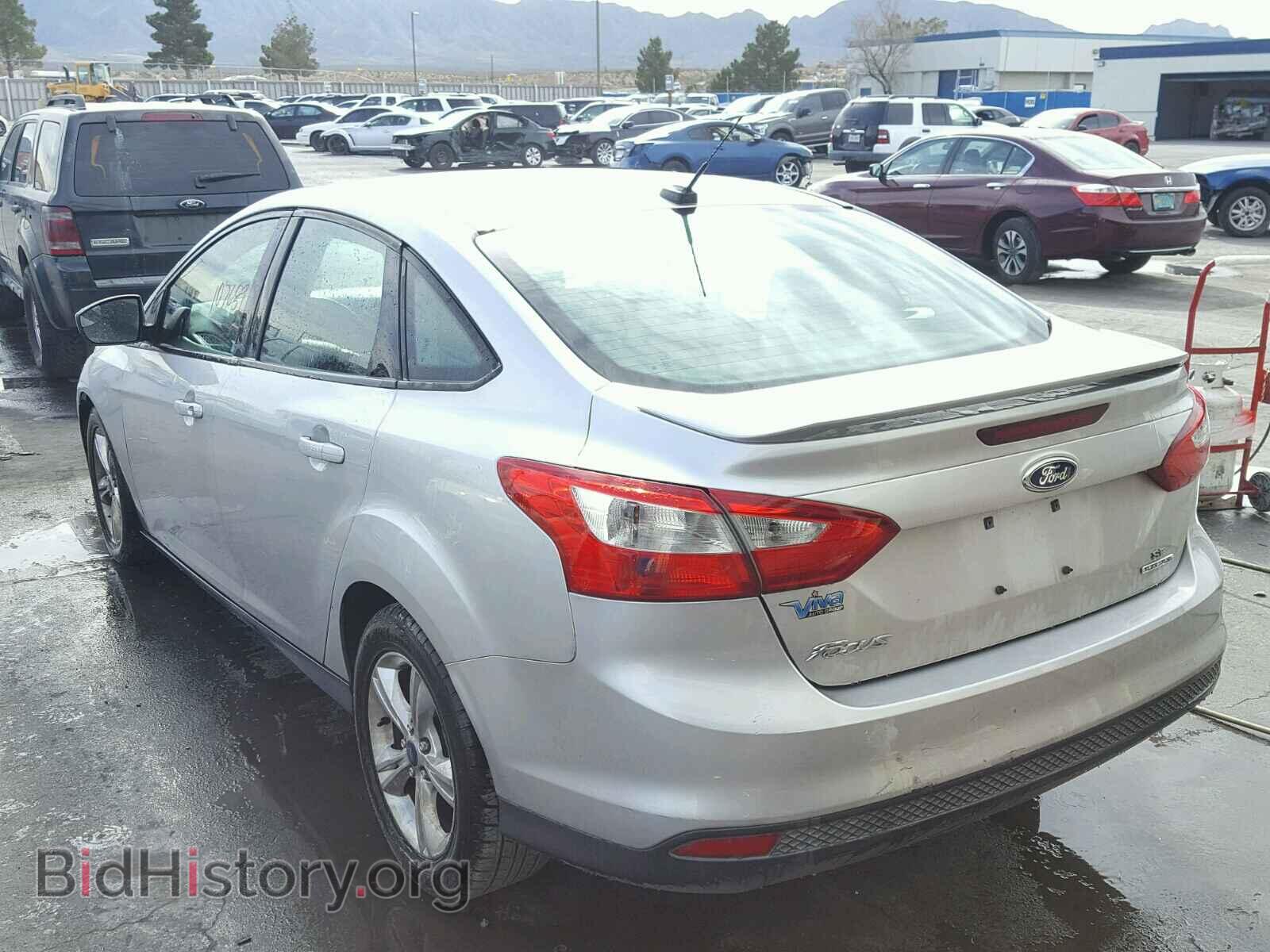 2012 Ford FOCUS (VIN 1FAHP3F21CL400280) — photo 3 of 10