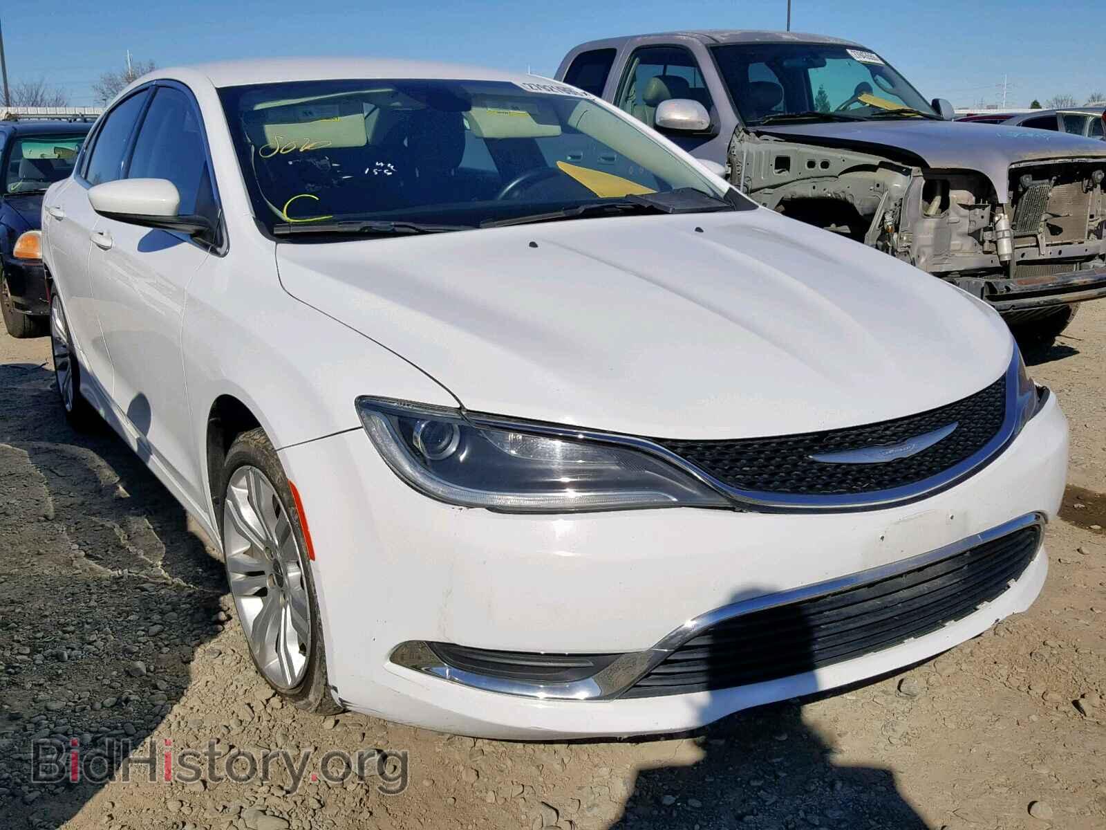 Photo  - CHRYSLER 200 2015