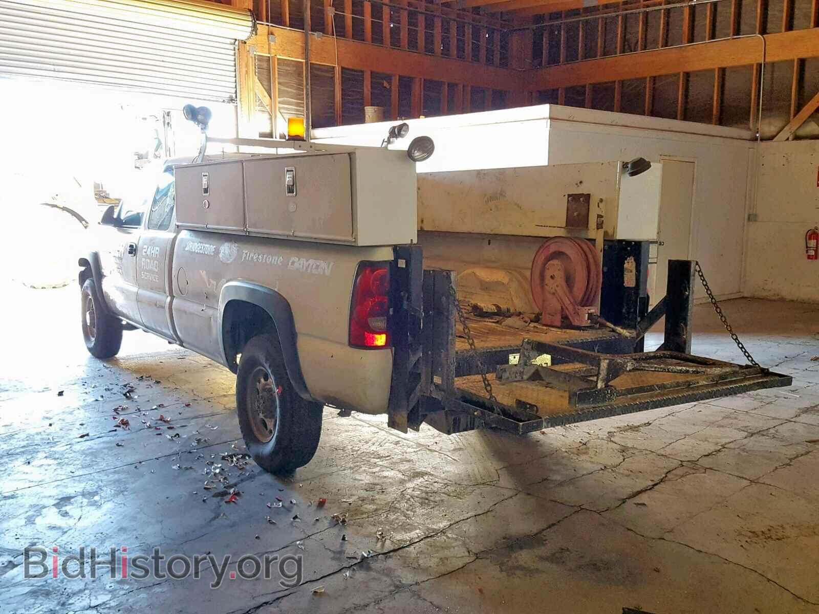 2005 CHEVROLET SILVERADO - VIN: 1GCHC29UX5E308332 - Фото 3