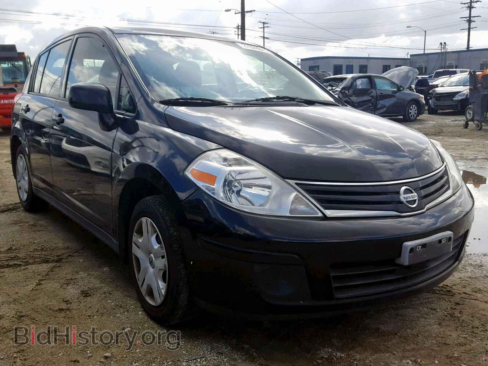 Photo  - NISSAN VERSA 2010