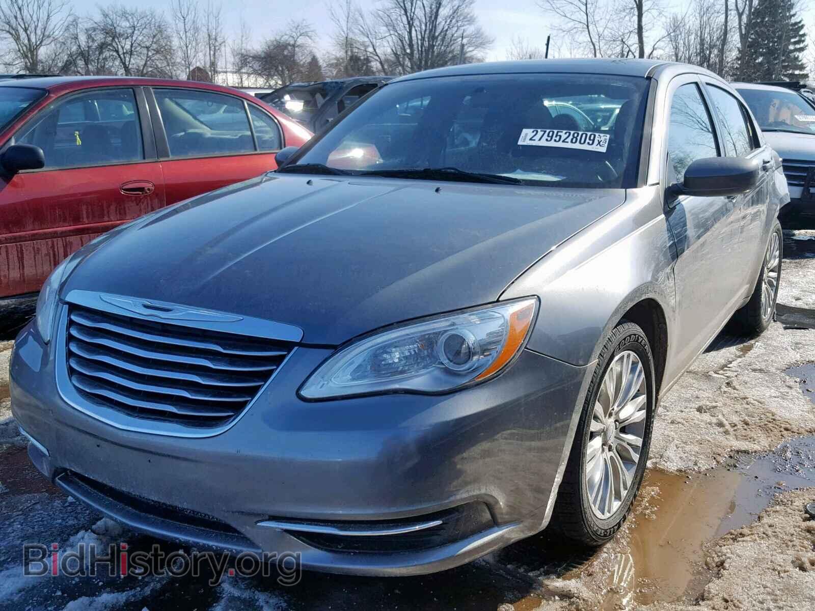 2013 CHRYSLER 200 - VIN: 1C3CCBAB0DN670726 - Фото 2