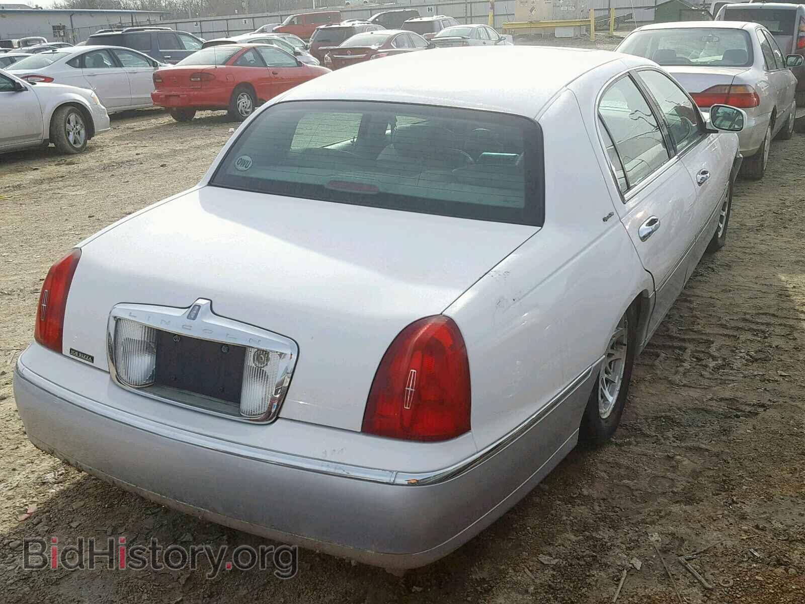 2000 LINCOLN TOWNCAR - VIN: 1LNHM82W1YY888564 - Фото 9
