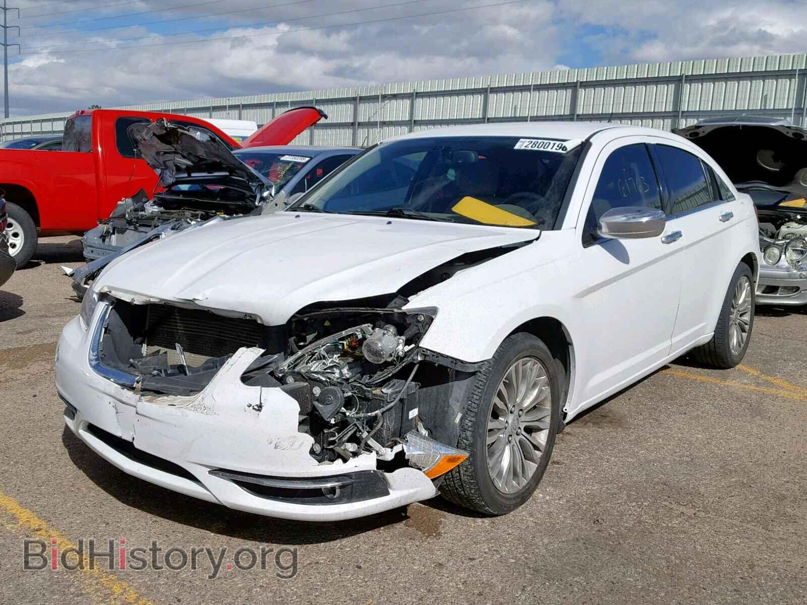 2013 CHRYSLER 200 - VIN: 1C3CCBCG4DN522779 - Фото 2