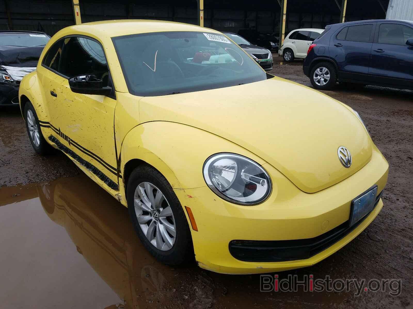 Photo 3VWF17AT5FM641432 - VOLKSWAGEN BEETLE 2015