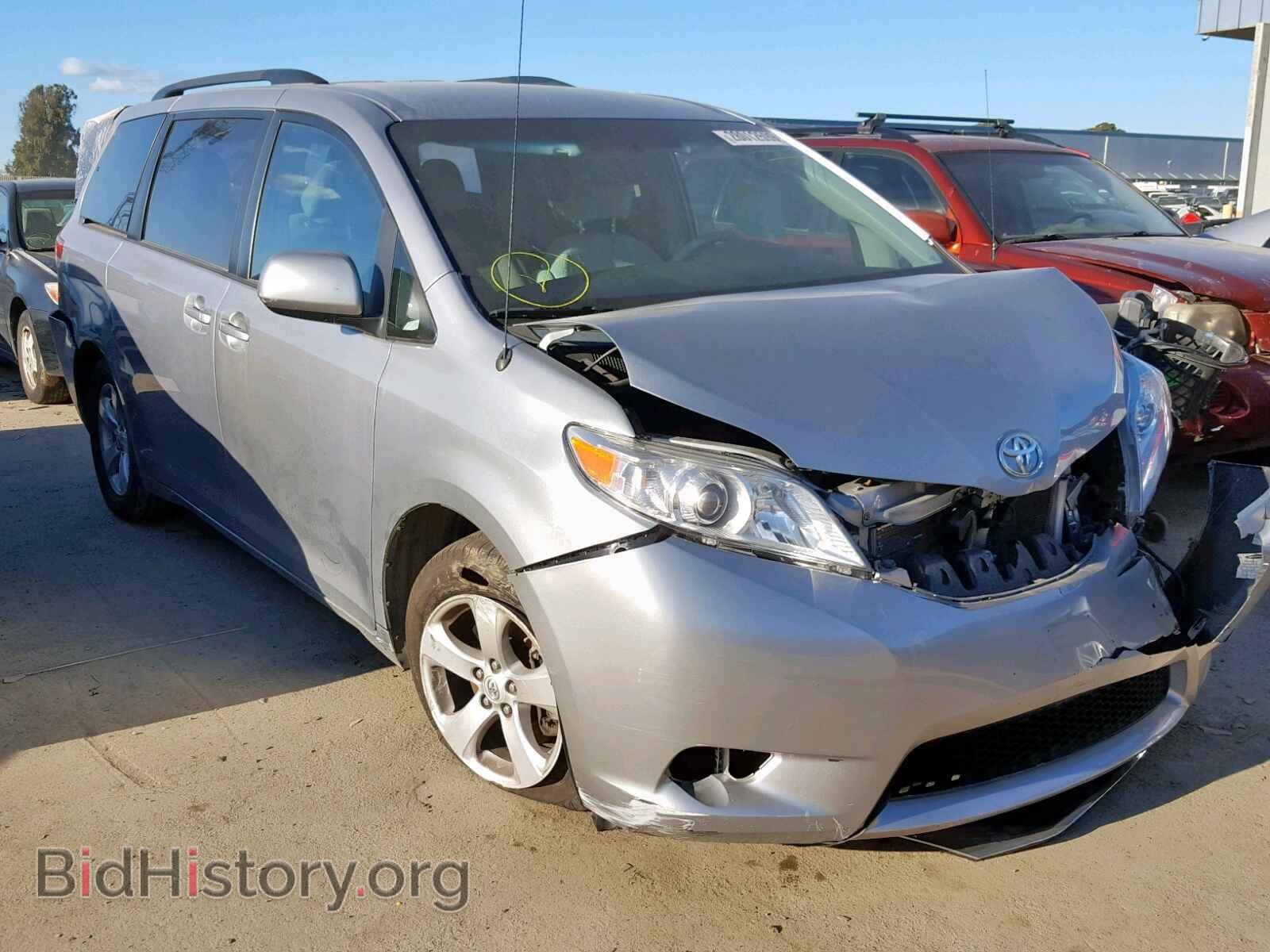 Фотография  - TOYOTA SIENNA LE 2012