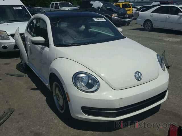 Photo 3VWHP7AT1CM657968 - VOLKSWAGEN BEETLE 2012