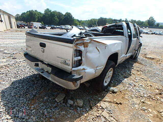 2010 DODGE DAKOTA - VIN: 1D7CE3BK7AS107945 - Фото 4