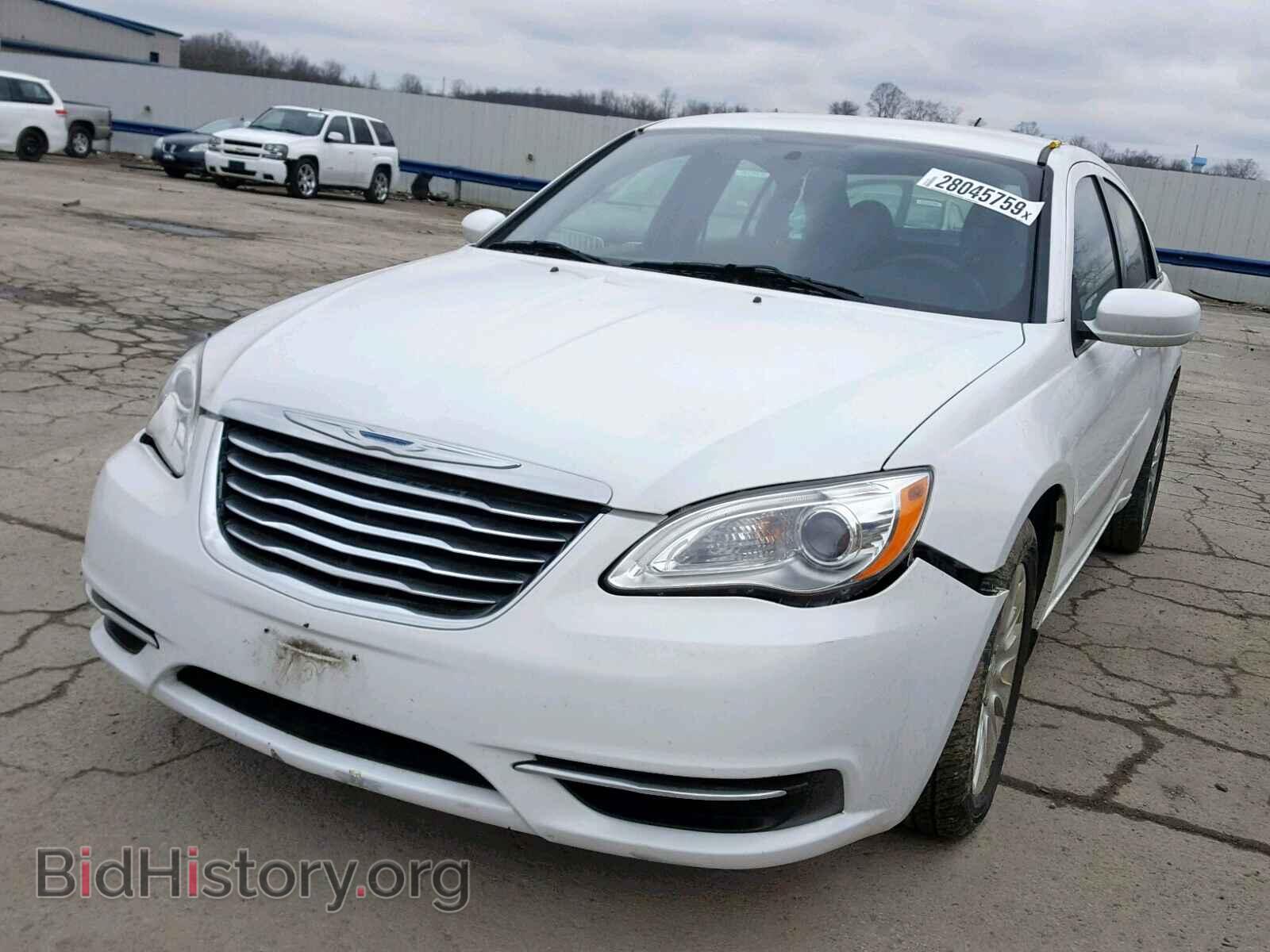 2012 CHRYSLER 200 - VIN: 1C3CCBAB1CN208593 - Фото 2