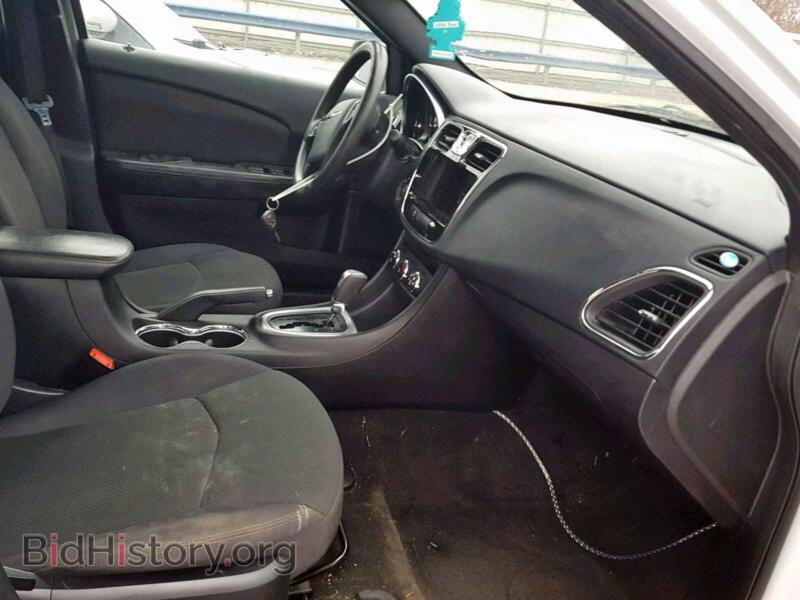 2012 Chrysler 200 (VIN 1C3CCBAB1CN208593) — photo 5 of 10