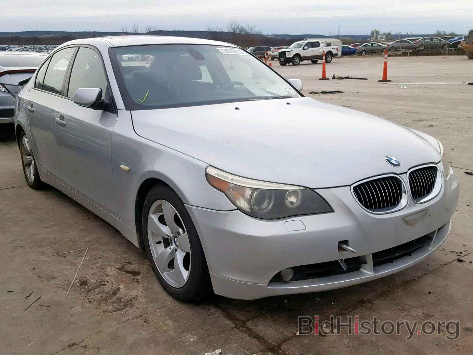 Photo WBANB33504B108523 - BMW 545 I 2004